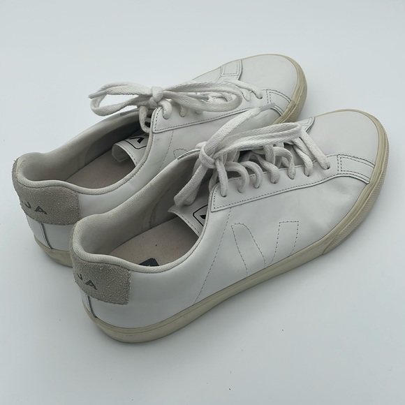 Veja Shoes - Veja - Tennis Shoes - White / Cream - US 10